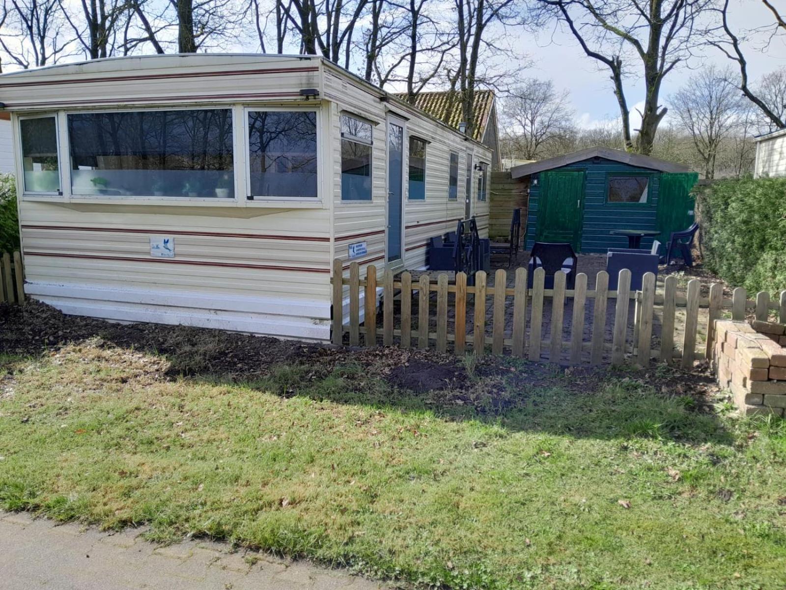 Chalet 14 Met Airco Familiecamping De Tien Heugten Schoonloo Drenthe Exterior photo